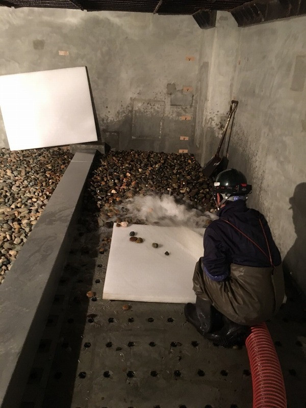 一緒に働く仲間を積極的に募集しています!【活性炭の入れ替え工事】